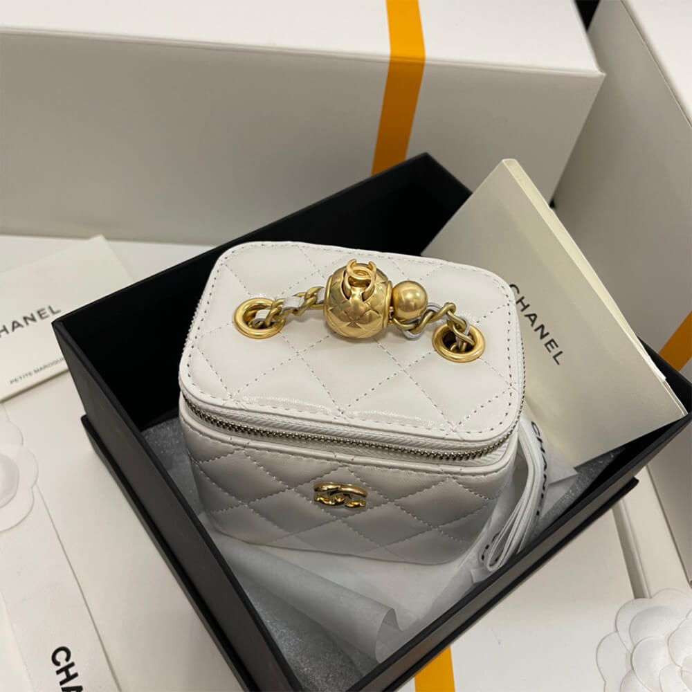 Chanel SMALL VANITY WITH CHAIN