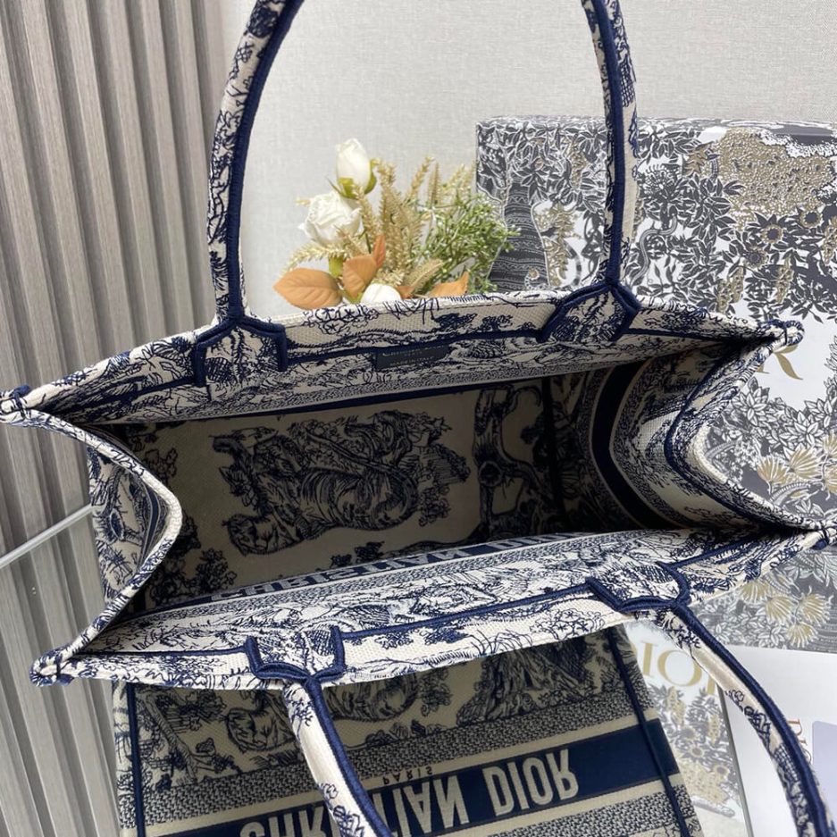 Dior MEDIUM DIOR BOOK TOTE